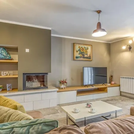 Vila Rustic Kata With Outdoor Pool In Sveti Lovrec Selina