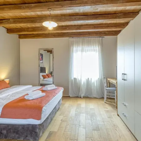 Rustic Kata With Outdoor Pool In Sveti Lovrec فيلة Selina